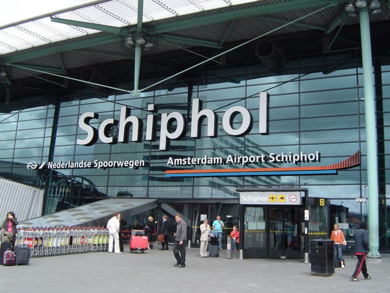 schiphol n – Guide 2 Uganda