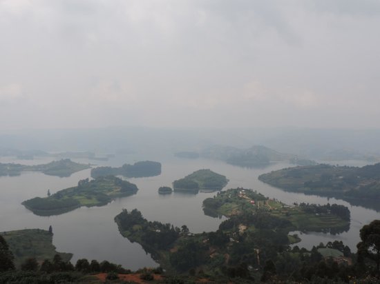 lake bunyonyi